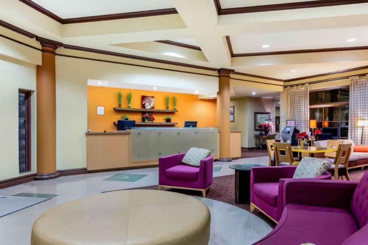 La Quinta By Wyndham Raleigh Crabtree Exterior foto