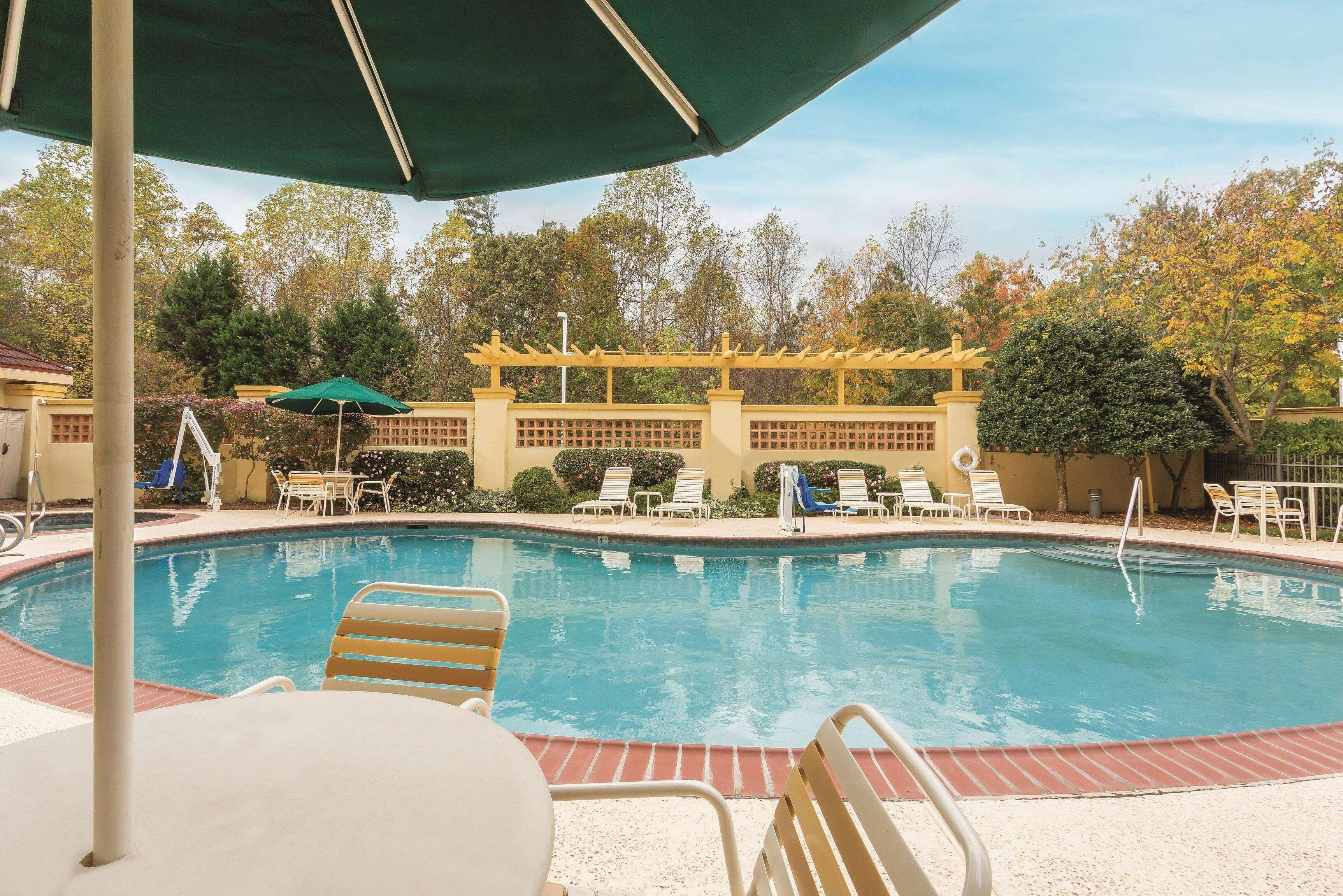 La Quinta By Wyndham Raleigh Crabtree Exterior foto