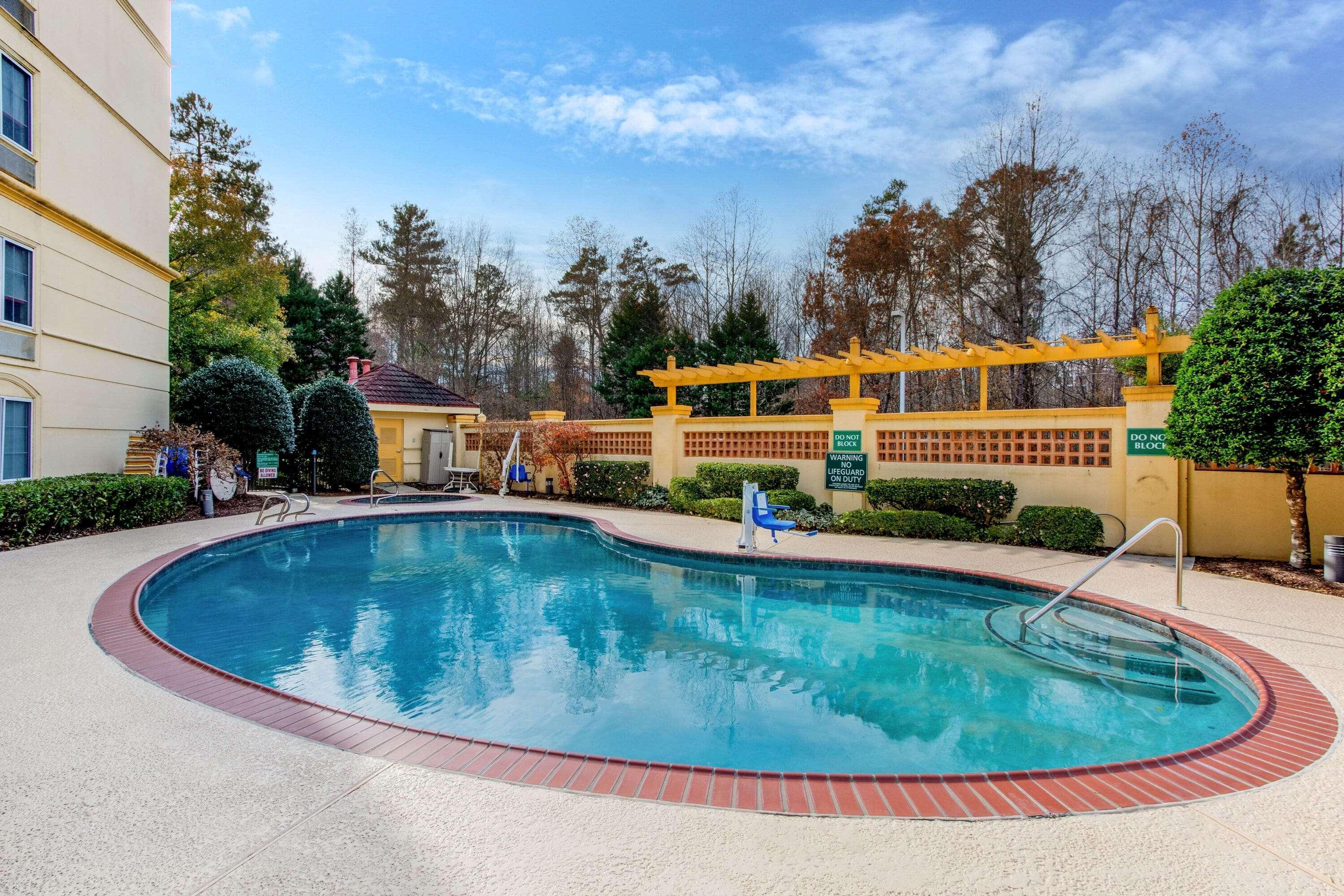 La Quinta By Wyndham Raleigh Crabtree Exterior foto