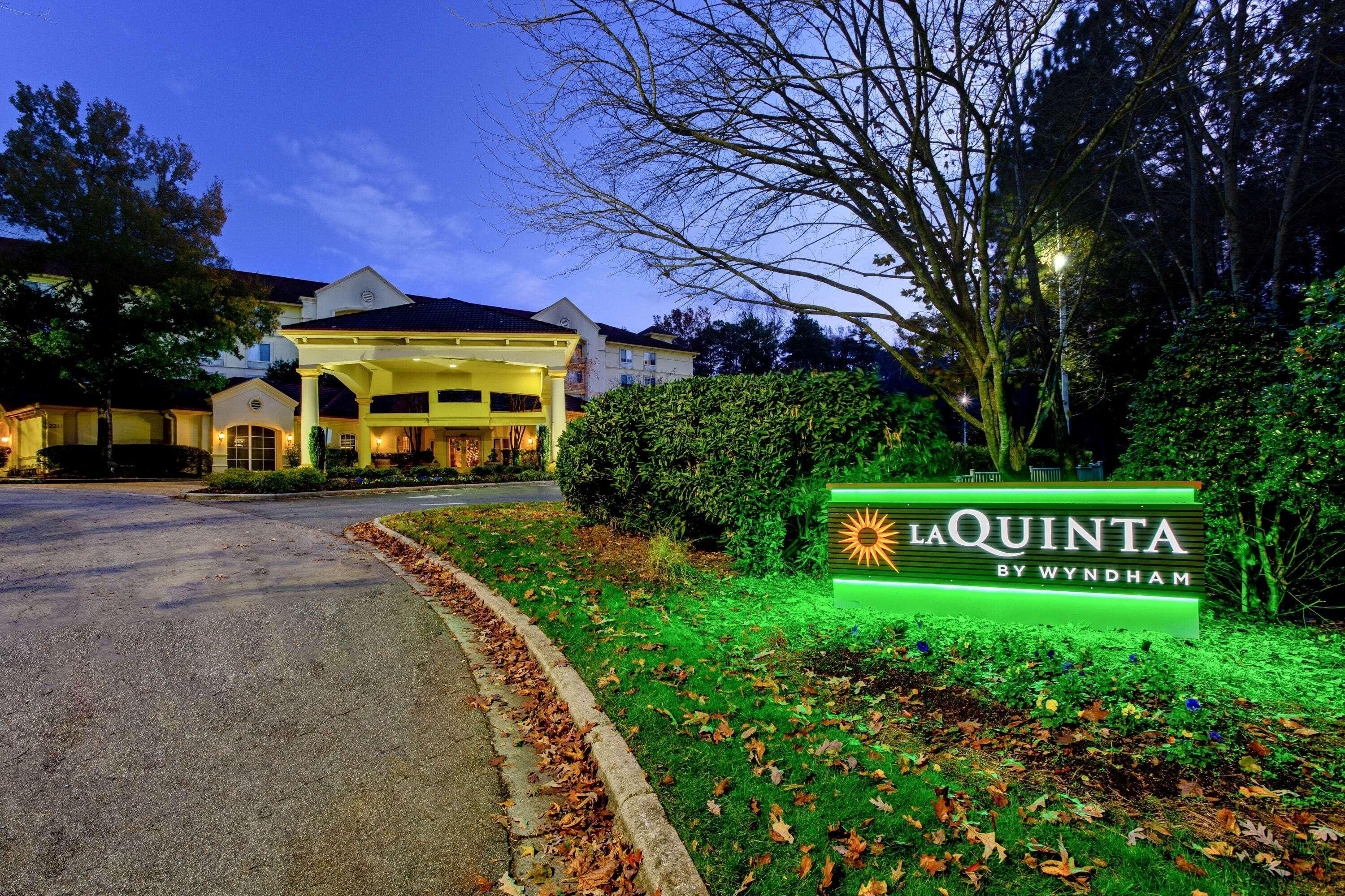 La Quinta By Wyndham Raleigh Crabtree Exterior foto